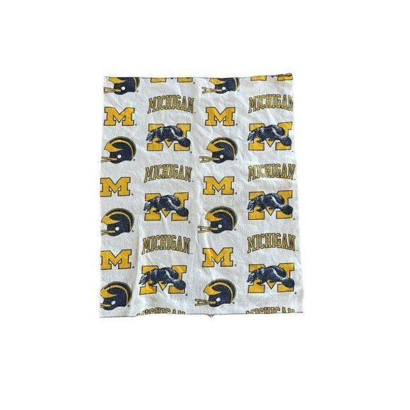 Vintage Michigan Wolverines Football Big 10 Wool Throw Blanket Fabric Approx 6x4 - Picture 1 of 4
